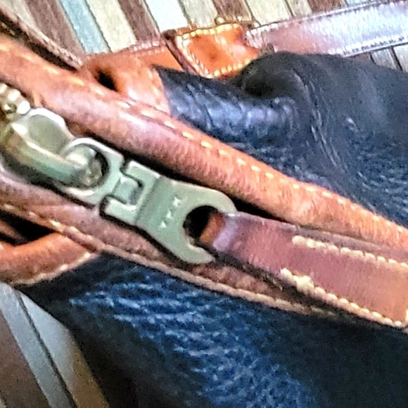 Vintage Dooney & Bourke 🦆EVC - Picture 13 of 15